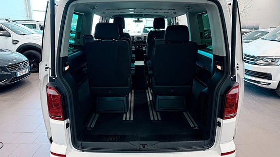 Volkswagen Multivan 22 of 26
