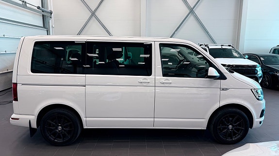 Volkswagen Multivan 7 of 26