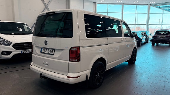 Volkswagen Multivan 6 of 26