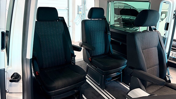 Volkswagen Multivan 20 of 26