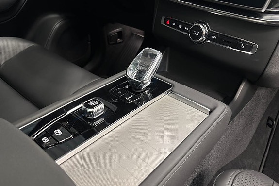 Volvo XC90 16 of 24