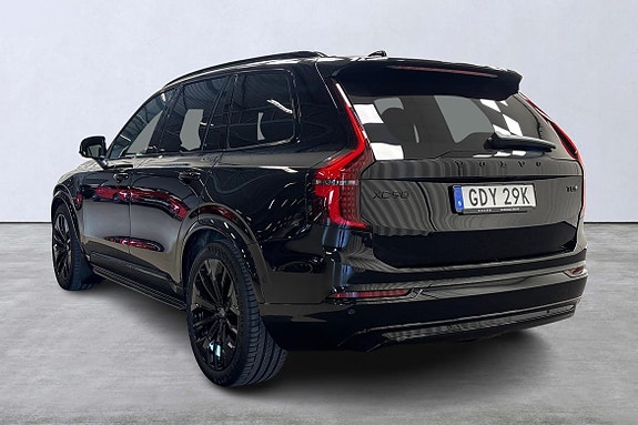 Volvo XC90 4 of 24