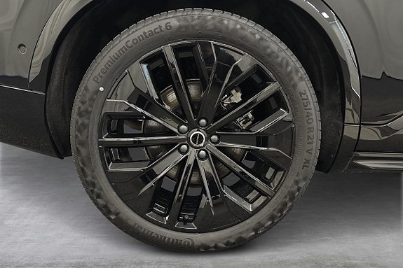 Volvo XC90 14 of 24