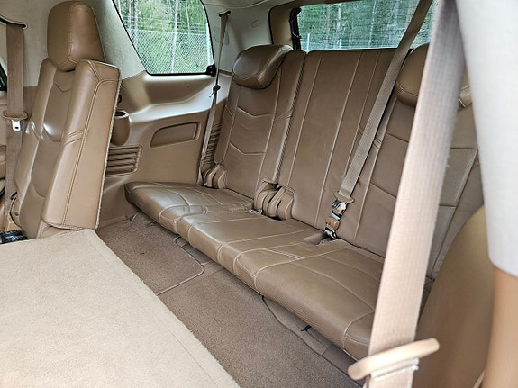Cadillac Escalade 12 of 14