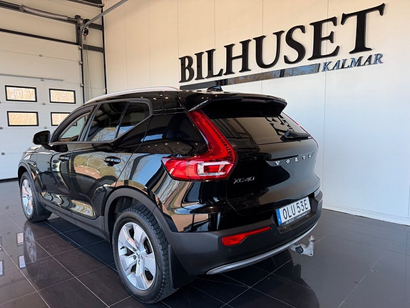 Volvo XC40 3 of 5