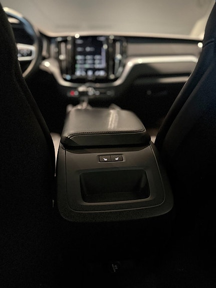 Volvo XC60 11 of 19