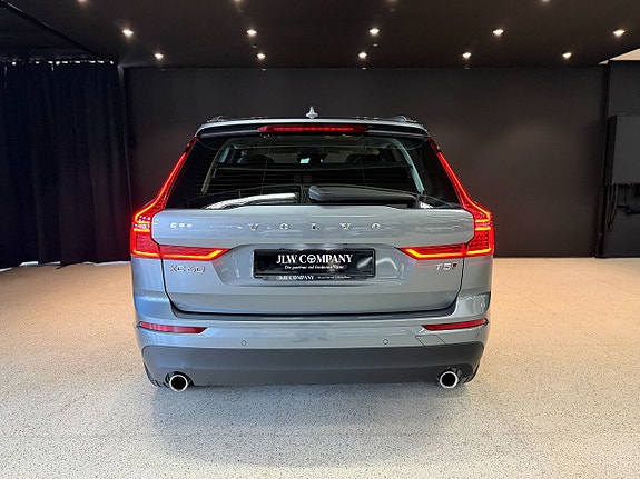 Volvo XC60 8 of 19