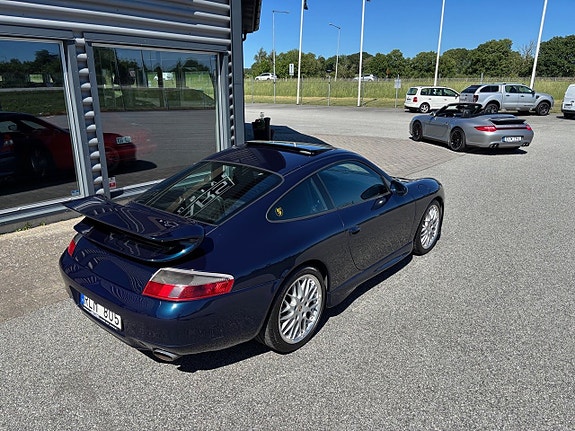 Porsche 911 4 of 5