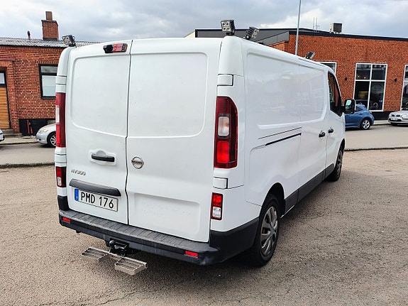 Nissan NV300 7 of 13