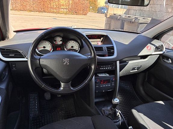 Peugeot 207 14 of 23