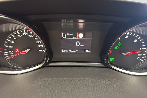 Peugeot 308 SW 13 of 17