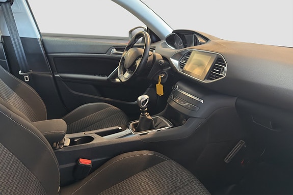 Peugeot 308 SW 11 of 17