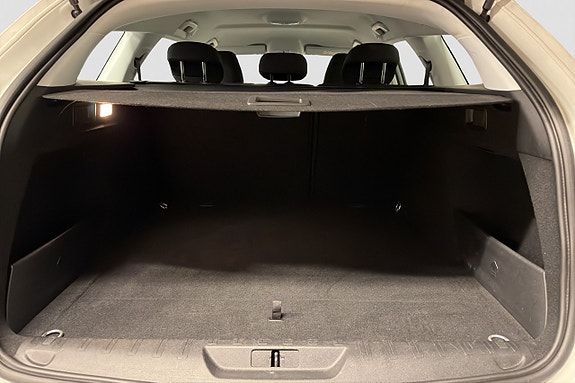 Peugeot 308 SW 9 of 17