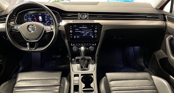Volkswagen Passat 8 of 17