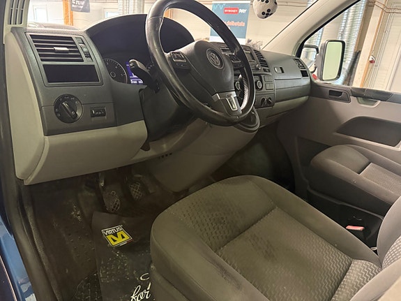 Volkswagen Transporter 6 of 15