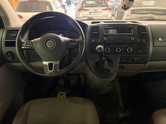 Volkswagen Transporter 9 of 15
