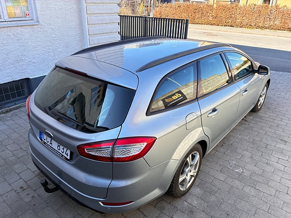 Ford Mondeo 13 of 30