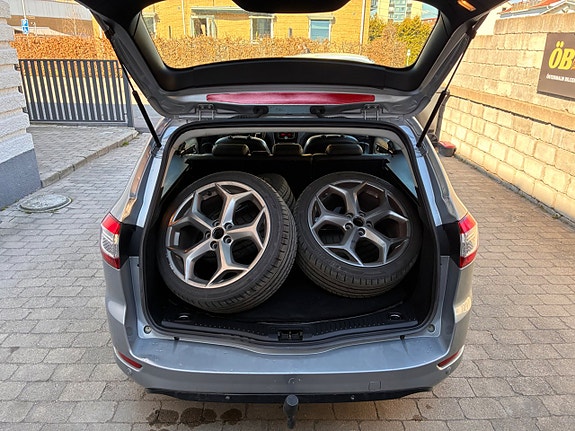 Ford Mondeo 16 of 30