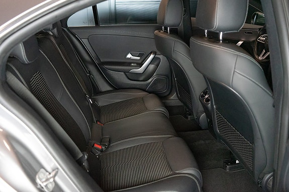 Mercedes-Benz CLA250 e 17 of 19
