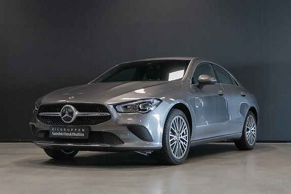 Mercedes-Benz CLA250 e 3 of 5
