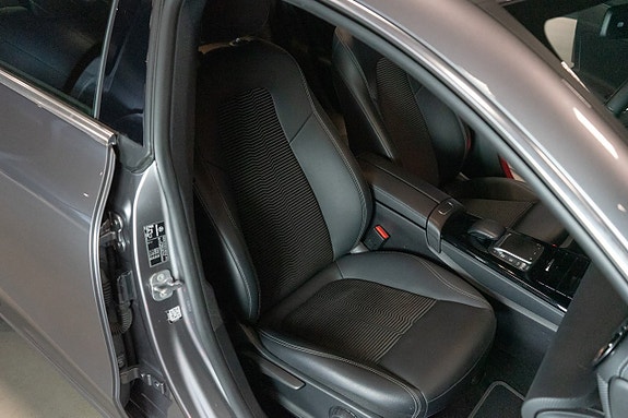 Mercedes-Benz CLA250 e 16 of 19