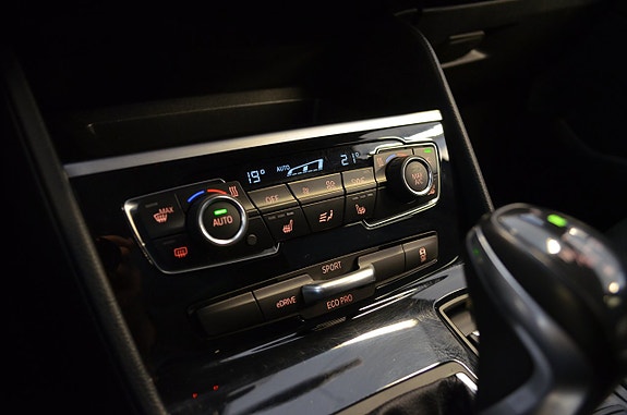BMW 225xe 11 of 19