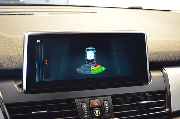BMW 225xe 9 of 19