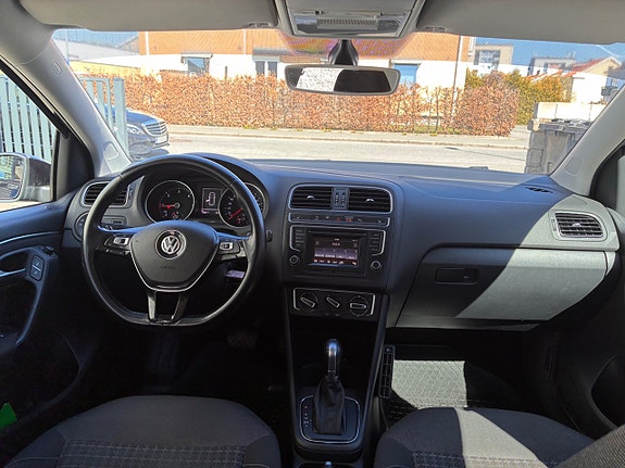 Volkswagen Polo 18 of 30