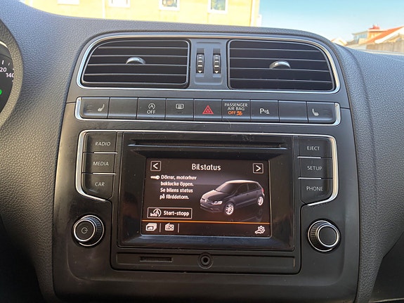 Volkswagen Polo 22 of 30