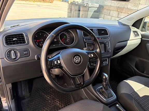 Volkswagen Polo 24 of 30