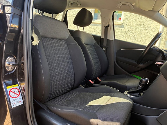Volkswagen Polo 28 of 30