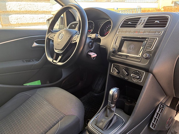 Volkswagen Polo 20 of 30