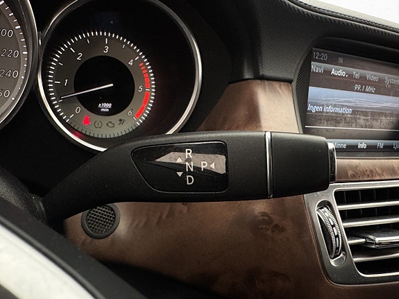 Mercedes-Benz CLS350 27 of 30