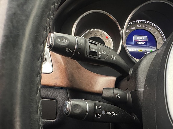 Mercedes-Benz CLS350 26 of 30