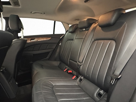 Mercedes-Benz CLS350 18 of 30