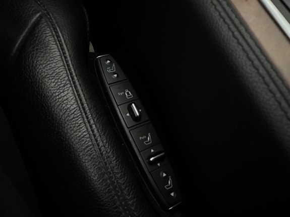 Mercedes-Benz CLS350 28 of 30