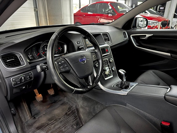 Volvo S60 13 of 17