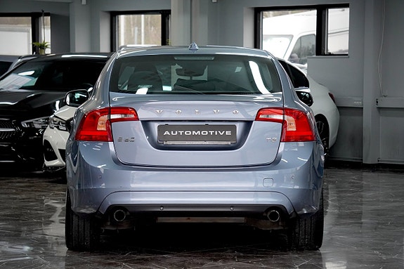 Volvo S60 3 of 5