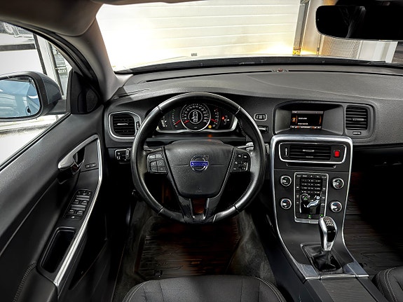Volvo S60 11 of 17