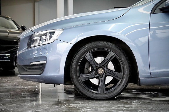 Volvo S60 8 of 17