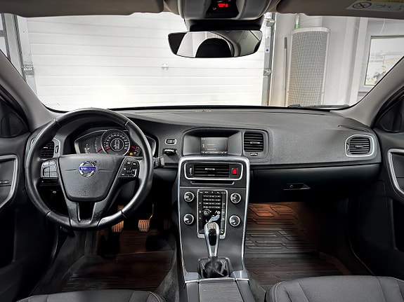 Volvo S60 10 of 17