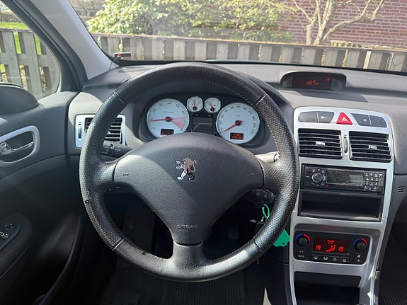 Peugeot 307 12 of 18