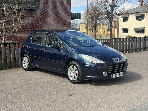 Peugeot 307 2 of 5