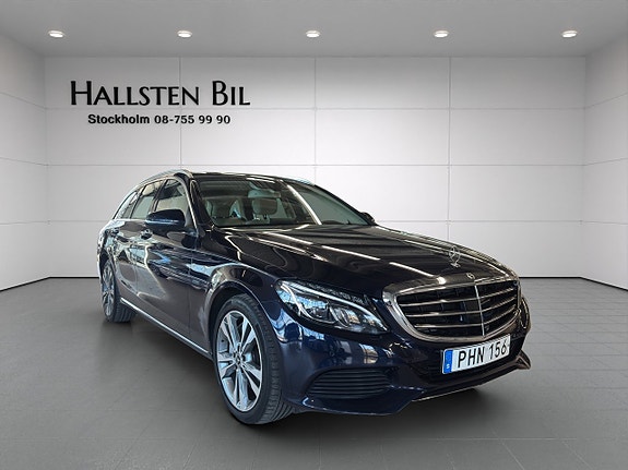 Mercedes-Benz C350 4 of 5