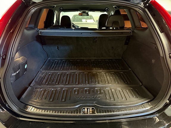 Volvo XC60 10 of 21