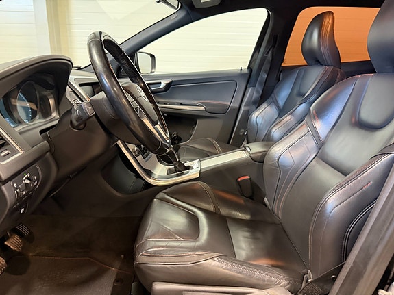 Volvo XC60 15 of 21