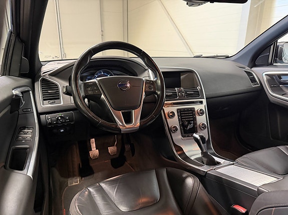 Volvo XC60 14 of 21