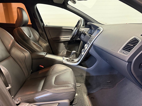 Volvo XC60 12 of 21