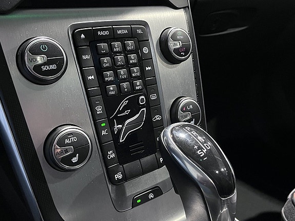 Volvo V40 Cross Country 27 of 30