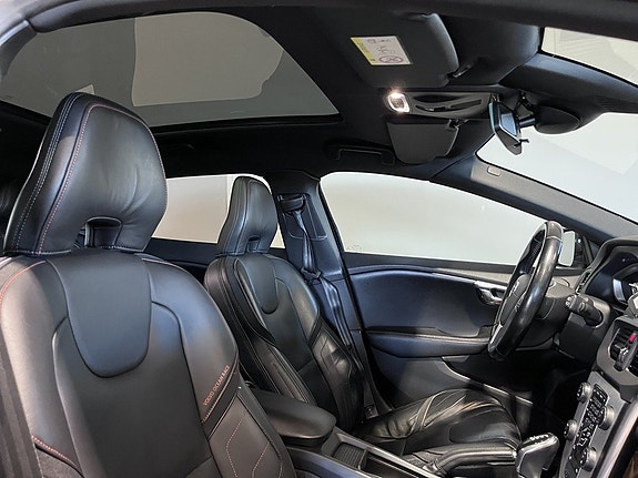 Volvo V40 Cross Country 15 of 30